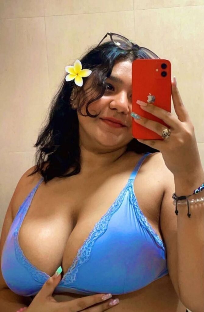 Chubby girl big boobs 